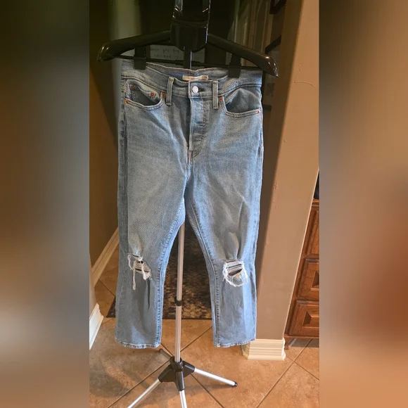 Levis Blue Ripped Women’s Jeans - Classic High-Rise Style SZ 28 - Picture 3 of 5